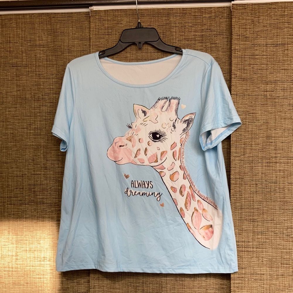 Always learning giraffe print no tag cotton blend tee shirt